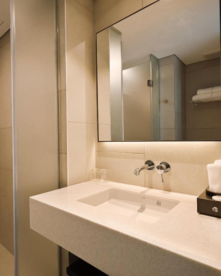 Triple E Hotel Metro Ben Thanh Ho Chi Minh-stad Buitenkant foto